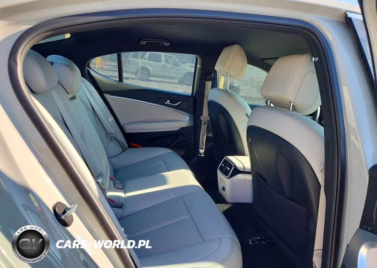 2025 Genesis G70 2.5T Standard VIN:KMTG34SC4SU145981 - 10