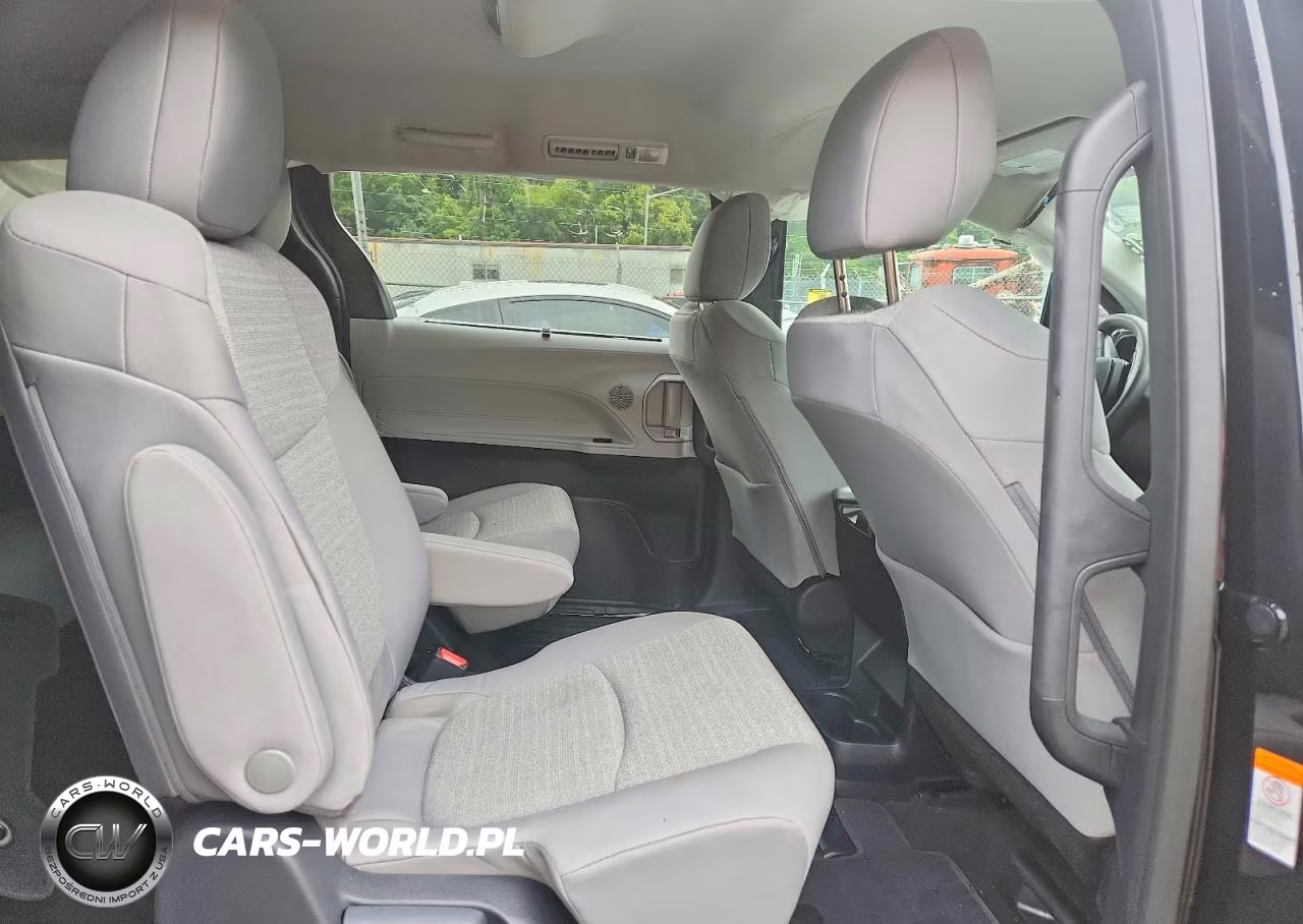 2026 Toyota Sienna Le VIN:5TDKRKEC6TS298262 - 10