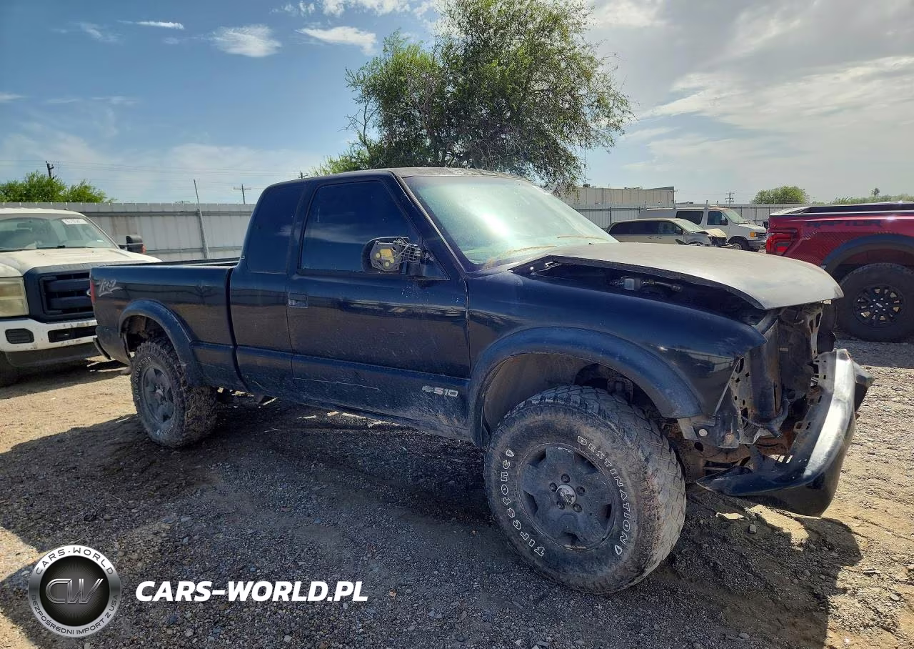2002 Chevrolet S Truck S10 VIN:1GCCT19W328166440 - 4