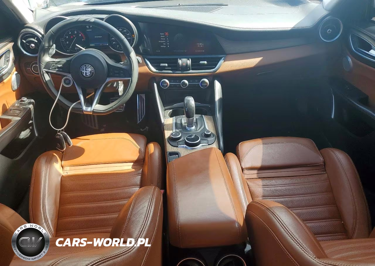2017 Alfa Romeo Giulia Ti VIN:ZARFAECN0H7553557 - 8