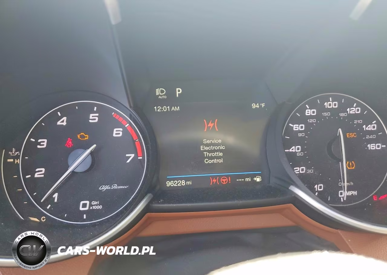 2017 Alfa Romeo Giulia Ti VIN:ZARFAECN0H7553557 - 9