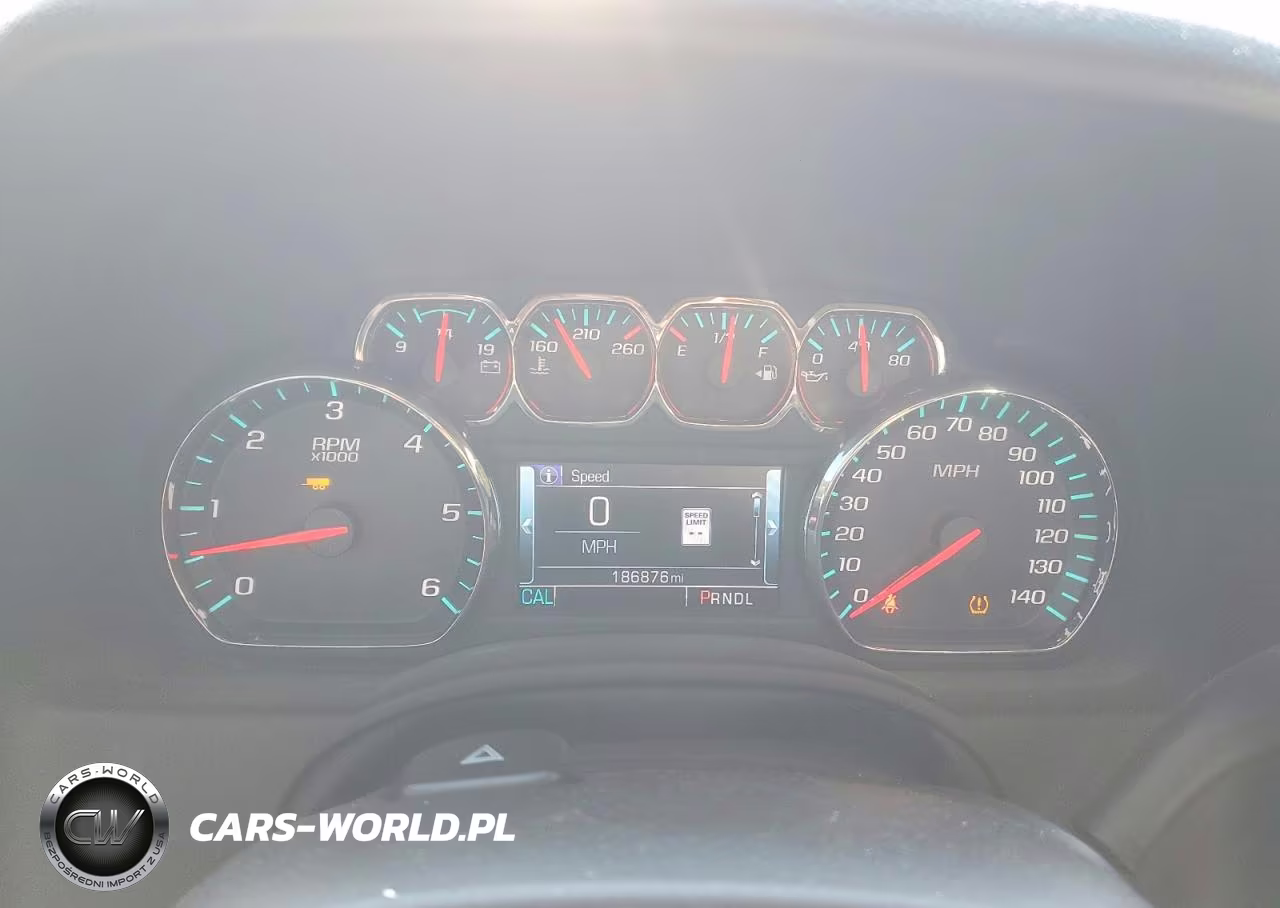 2017 Chevrolet Suburban K1500 Premier VIN:1GNSKJKC0HR124221 - 9