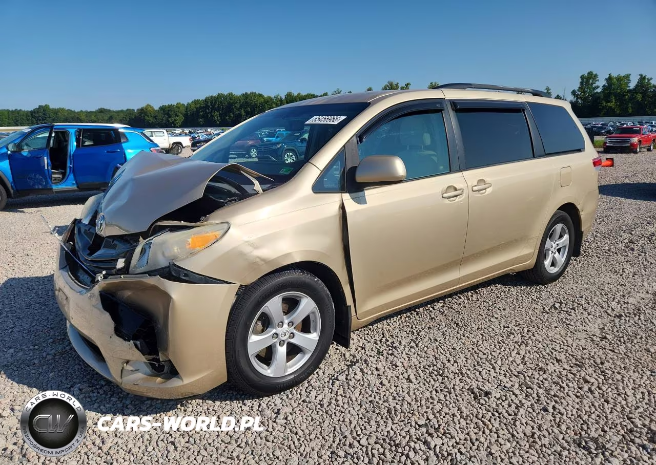 2012 Toyota Sienna Le VIN:5TDKK3DCXCS206503 - 1