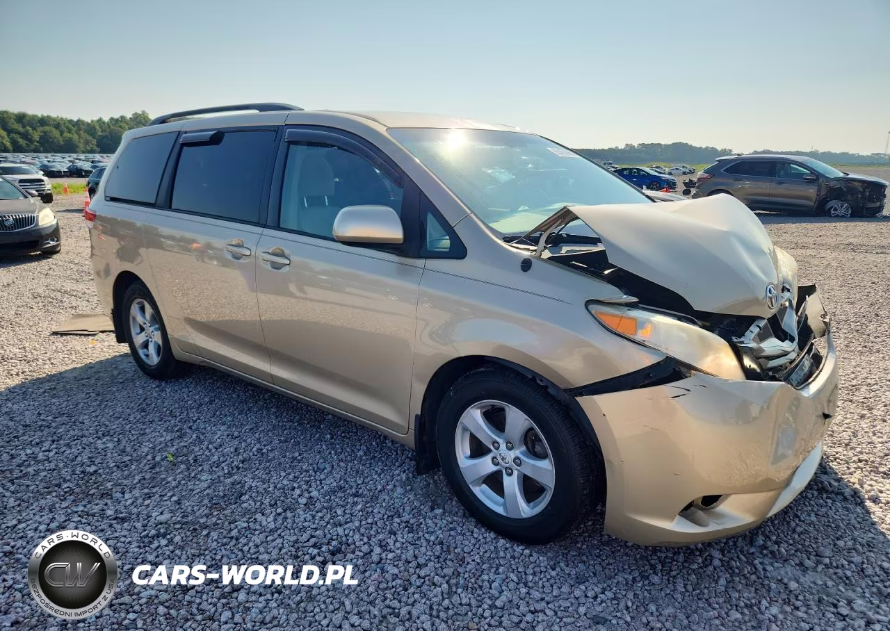 2012 Toyota Sienna Le VIN:5TDKK3DCXCS206503 - 4