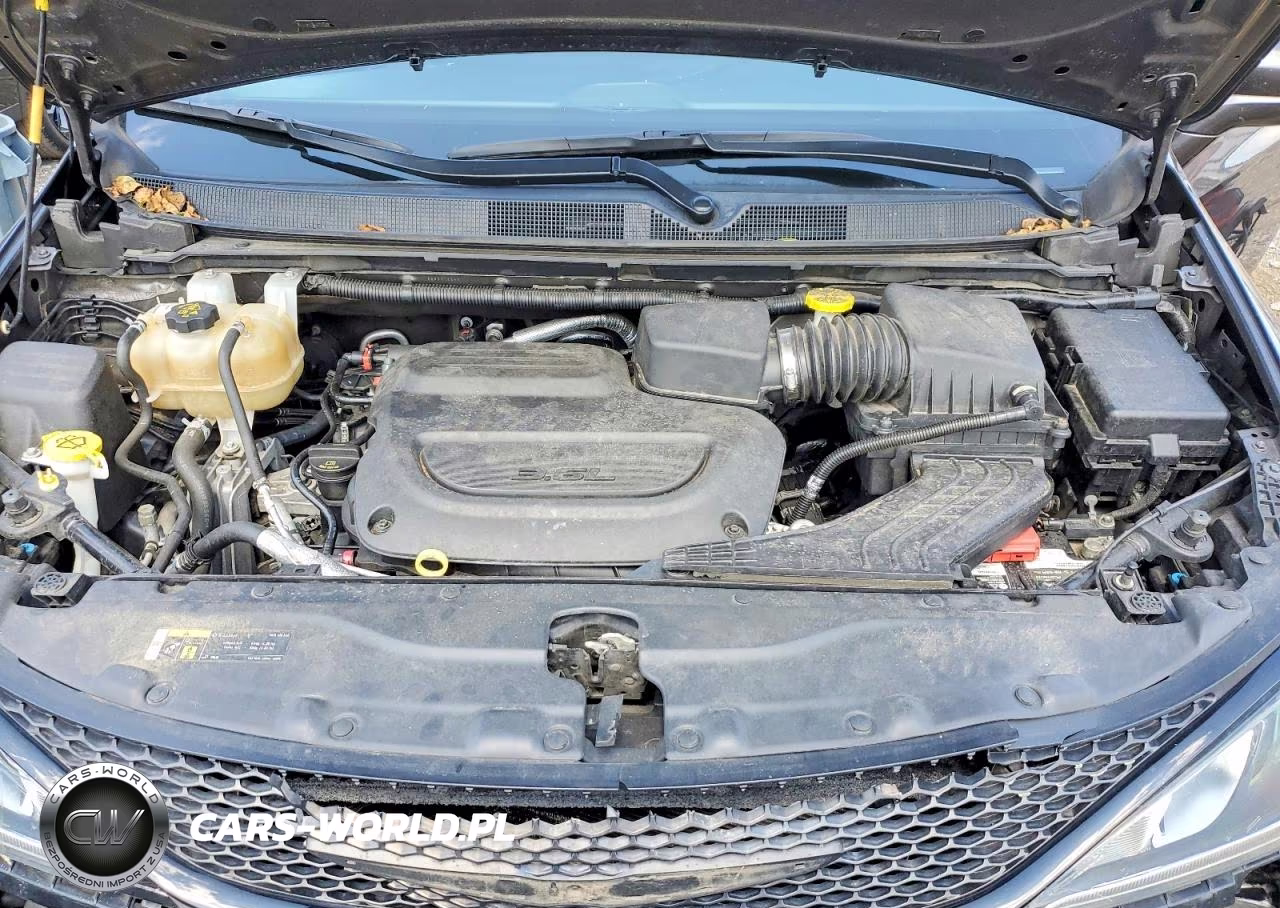 2019 Chrysler Pacifica Touring Plus VIN:2C4RC1FG9KR666663 - 12