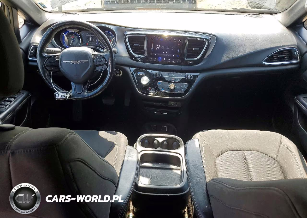 2019 Chrysler Pacifica Touring Plus VIN:2C4RC1FG9KR666663 - 8