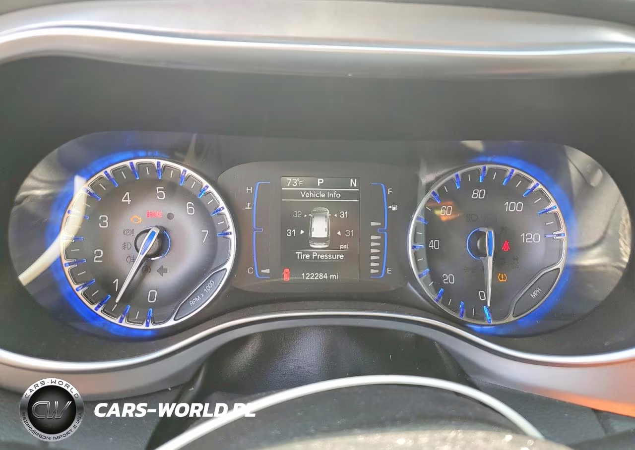2019 Chrysler Pacifica Touring Plus VIN:2C4RC1FG9KR666663 - 9