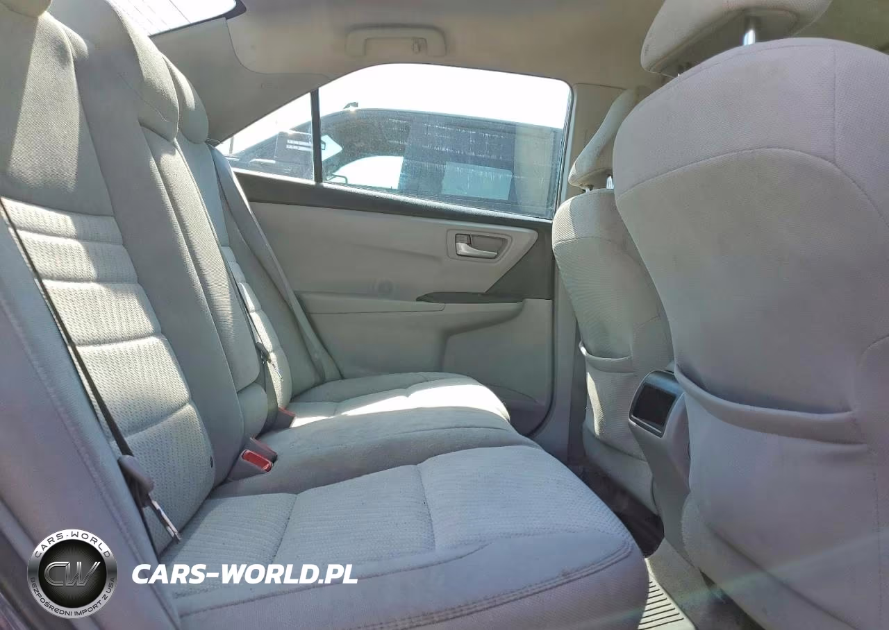 2017 Toyota Camry Le VIN:4T1BF1FK5HU634992 - 10