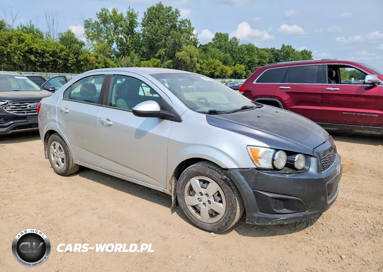 2013 Chevrolet Sonic Ls VIN:1G1JA5EH1D4245846 - 4