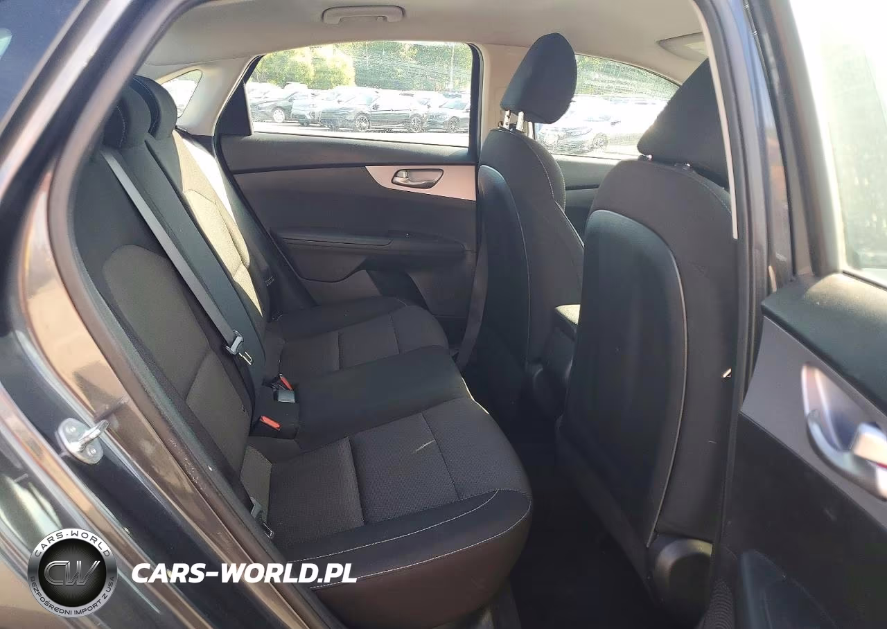 2024 Kia Forte Lxs VIN:3KPF24AD7RE739612 - 10