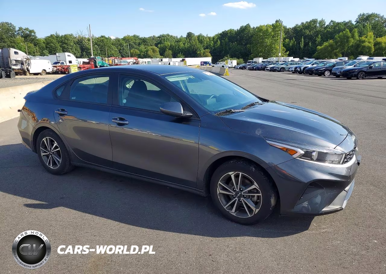 2024 Kia Forte Lxs VIN:3KPF24AD7RE739612 - 4