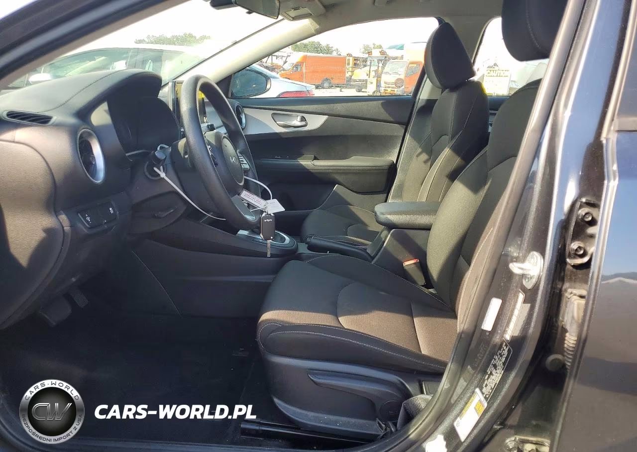 2024 Kia Forte Lxs VIN:3KPF24AD7RE739612 - 7