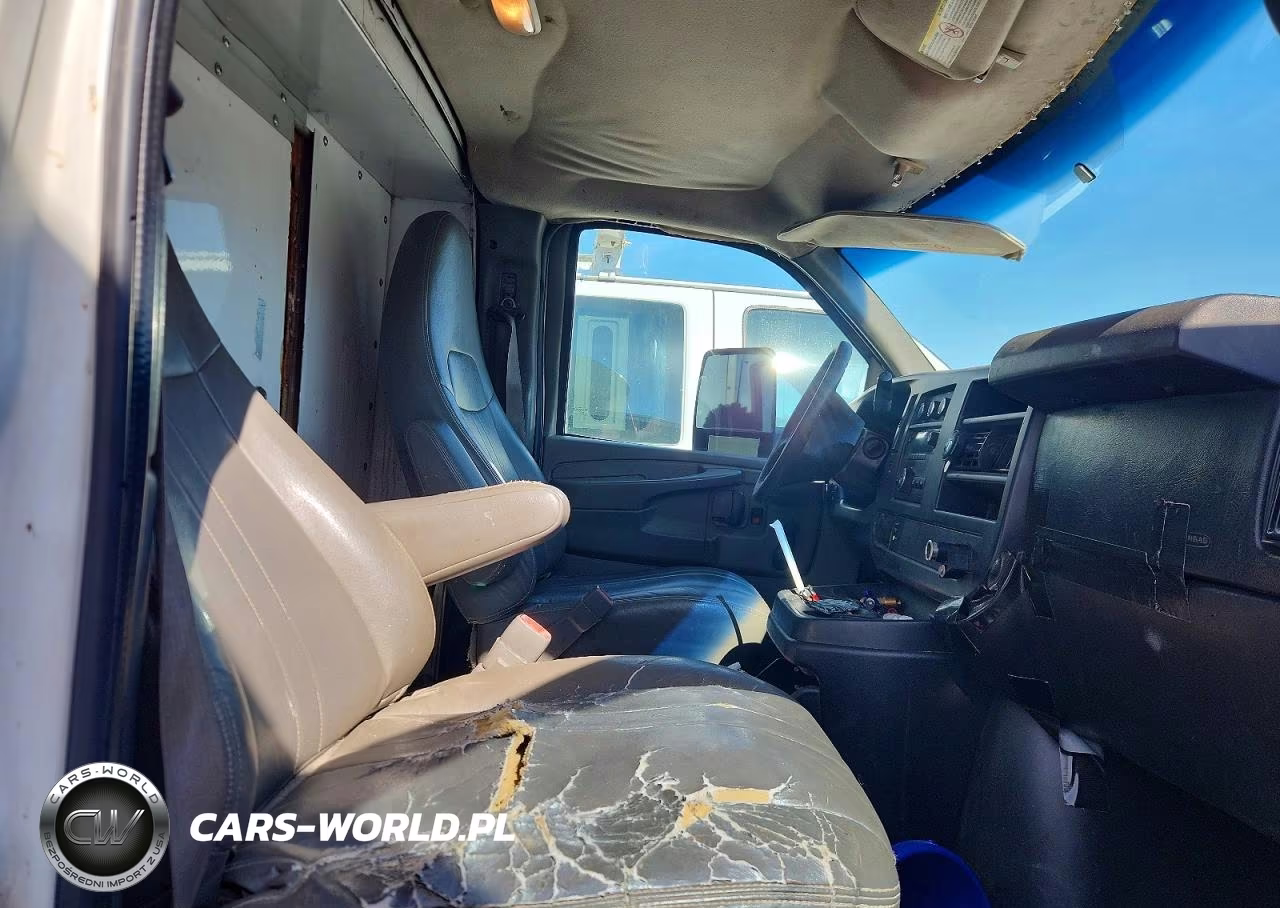 2011 Chevrolet Express G3500 VIN:1GB0G2CGXB1171629 - 10