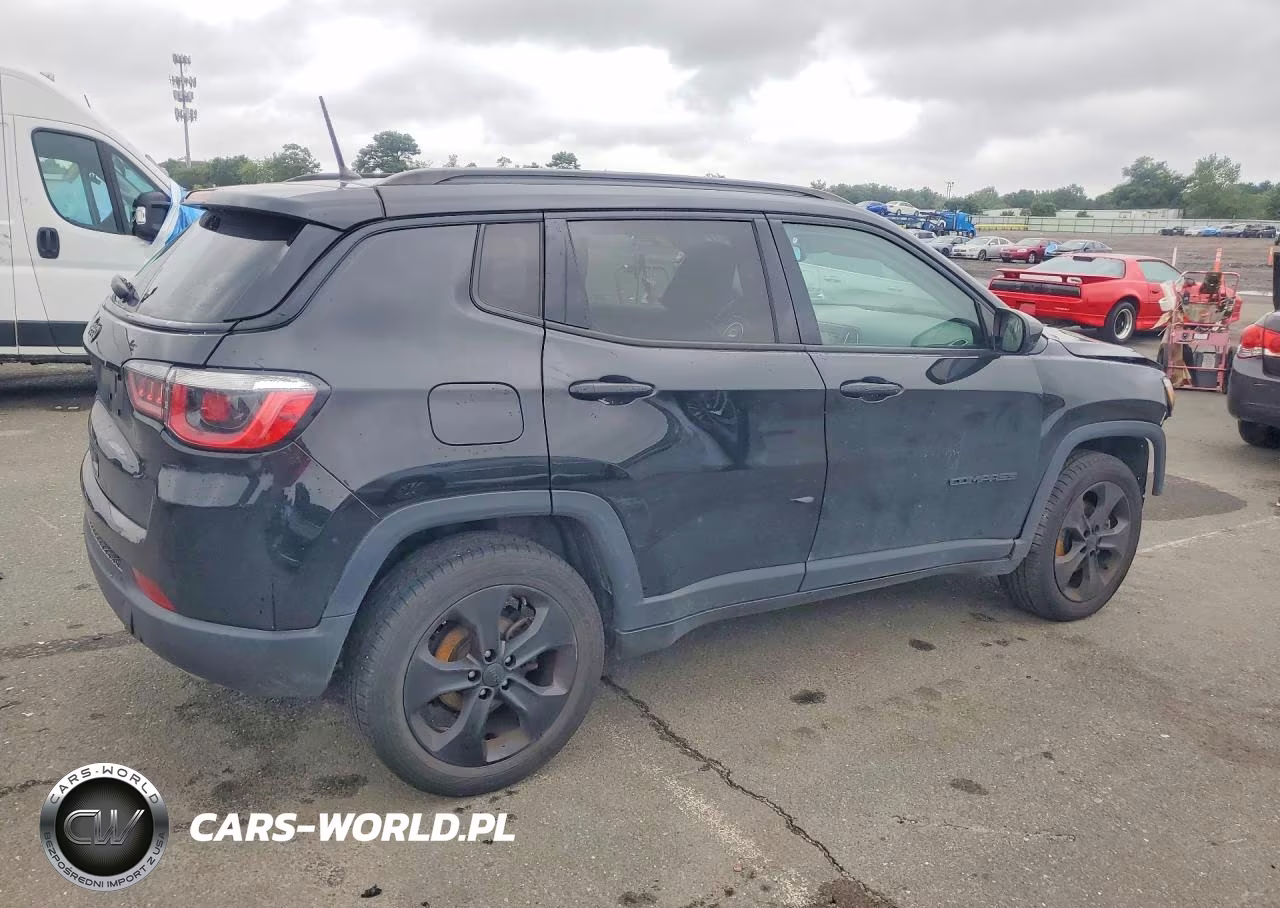 2018 Jeep Compass Latitude VIN:3C4NJDBB0JT480005 - 3