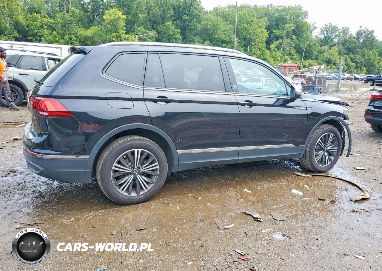 2024 Volkswagen Tiguan Wolfsburg VIN:3VVAB7AX0RM226408 - 3