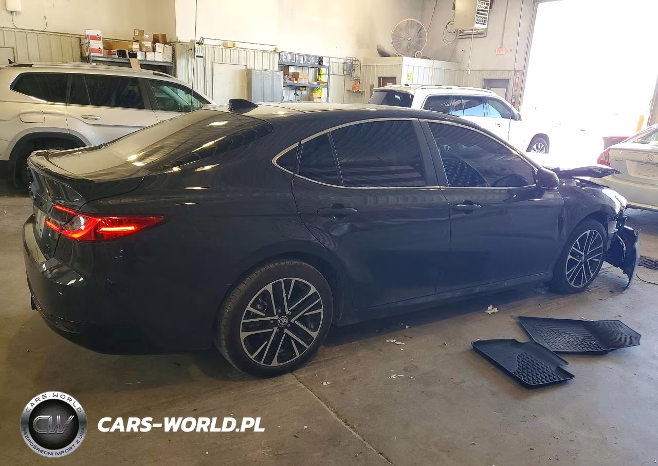 2026 Toyota Camry Xle VIN:4T1DAACK2TU717610 - 3