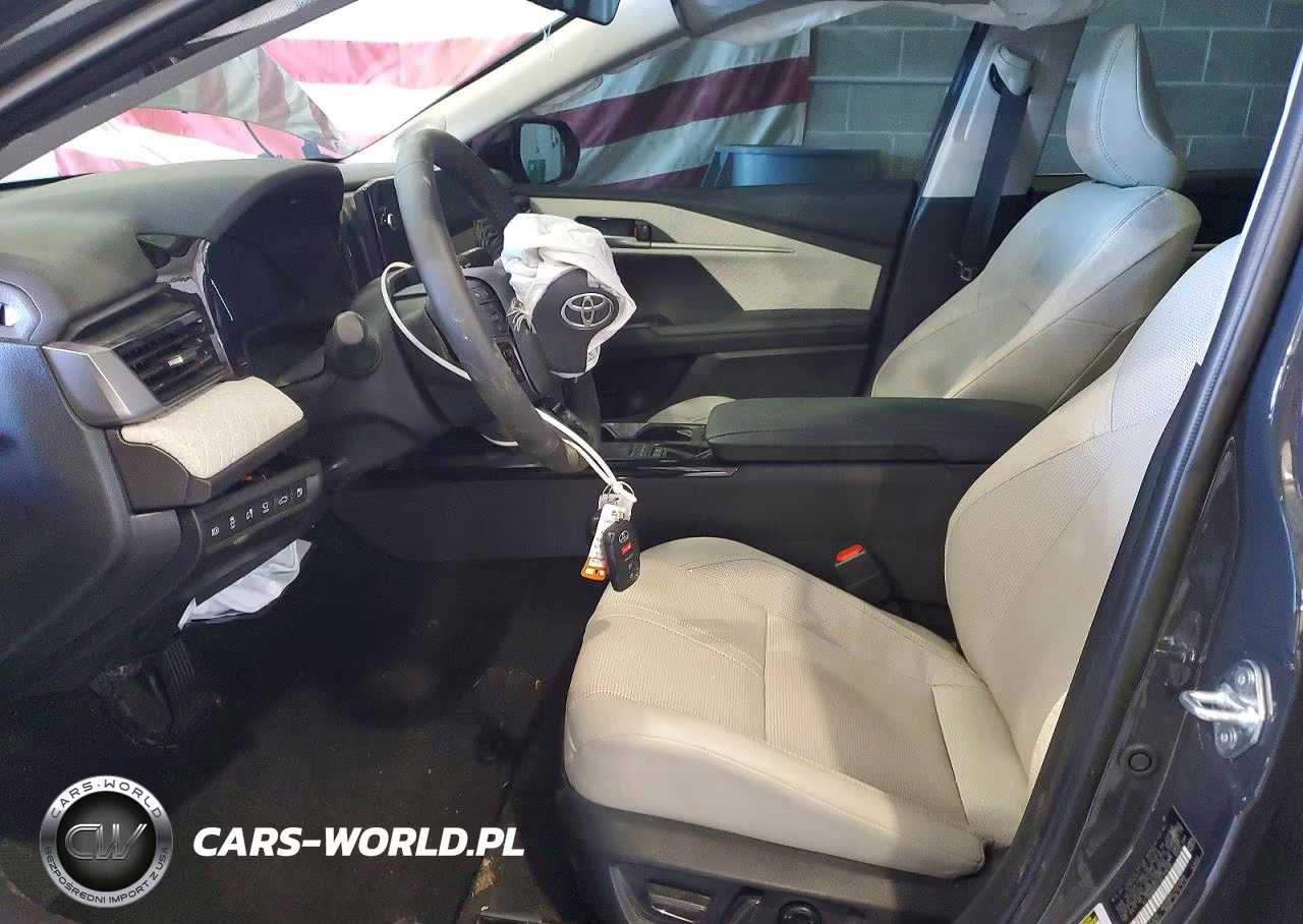 2026 Toyota Camry Xle VIN:4T1DAACK2TU717610 - 7