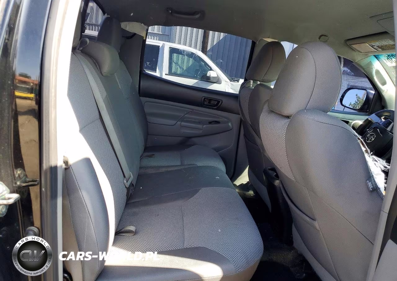 2015 Toyota Tacoma V6 VIN:3TMLU4EN3FM170632 - 10