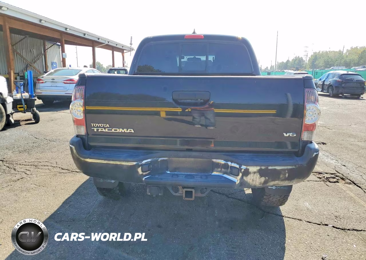 2015 Toyota Tacoma V6 VIN:3TMLU4EN3FM170632 - 6