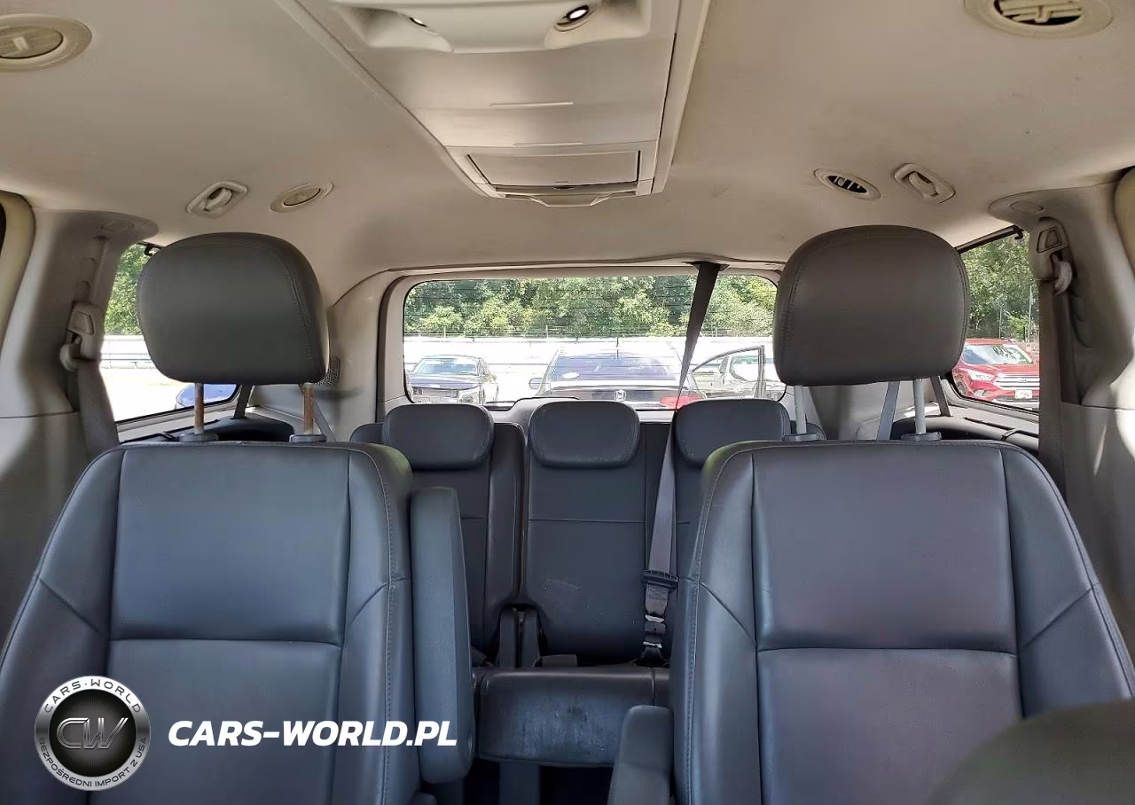 2010 Volkswagen Routan Se VIN:2V4RW3D18AR388179 - 10