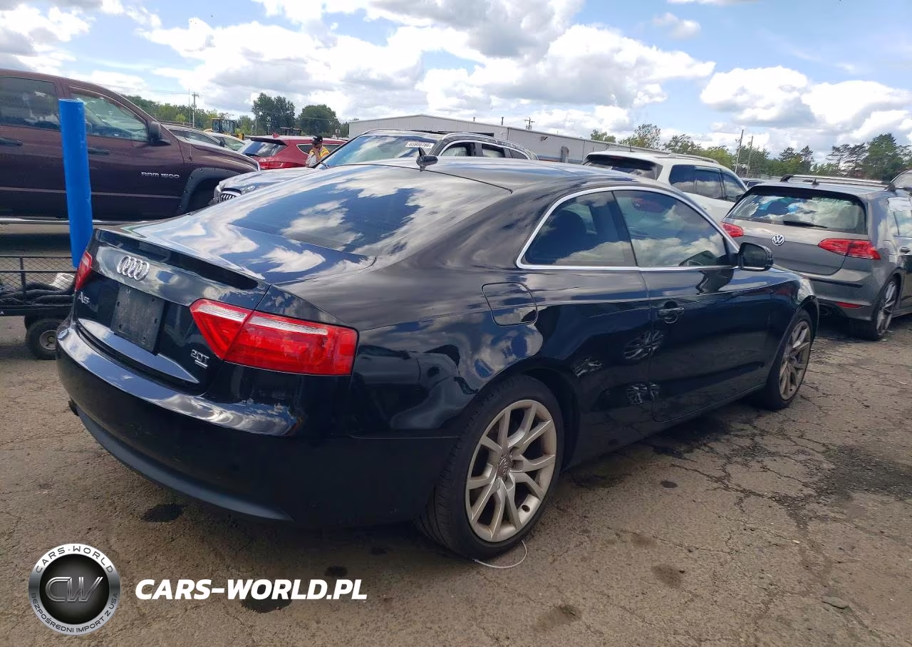 2010 Audi A5 Premium VIN:WAUCFAFR1AA052284 - 3