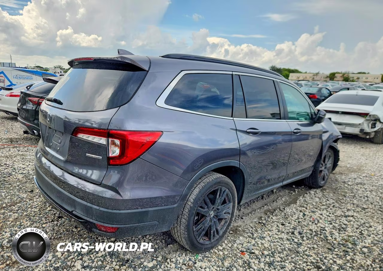 2021 Honda Pilot 2Wd Special Edition VIN:5FNYF5H23MB010596 - 3