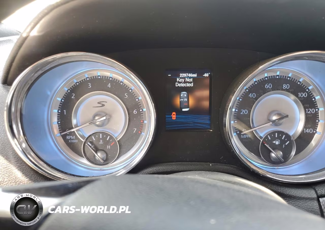 2013 Chrysler 300 S VIN:2C3CCABG2DH515513 - 9