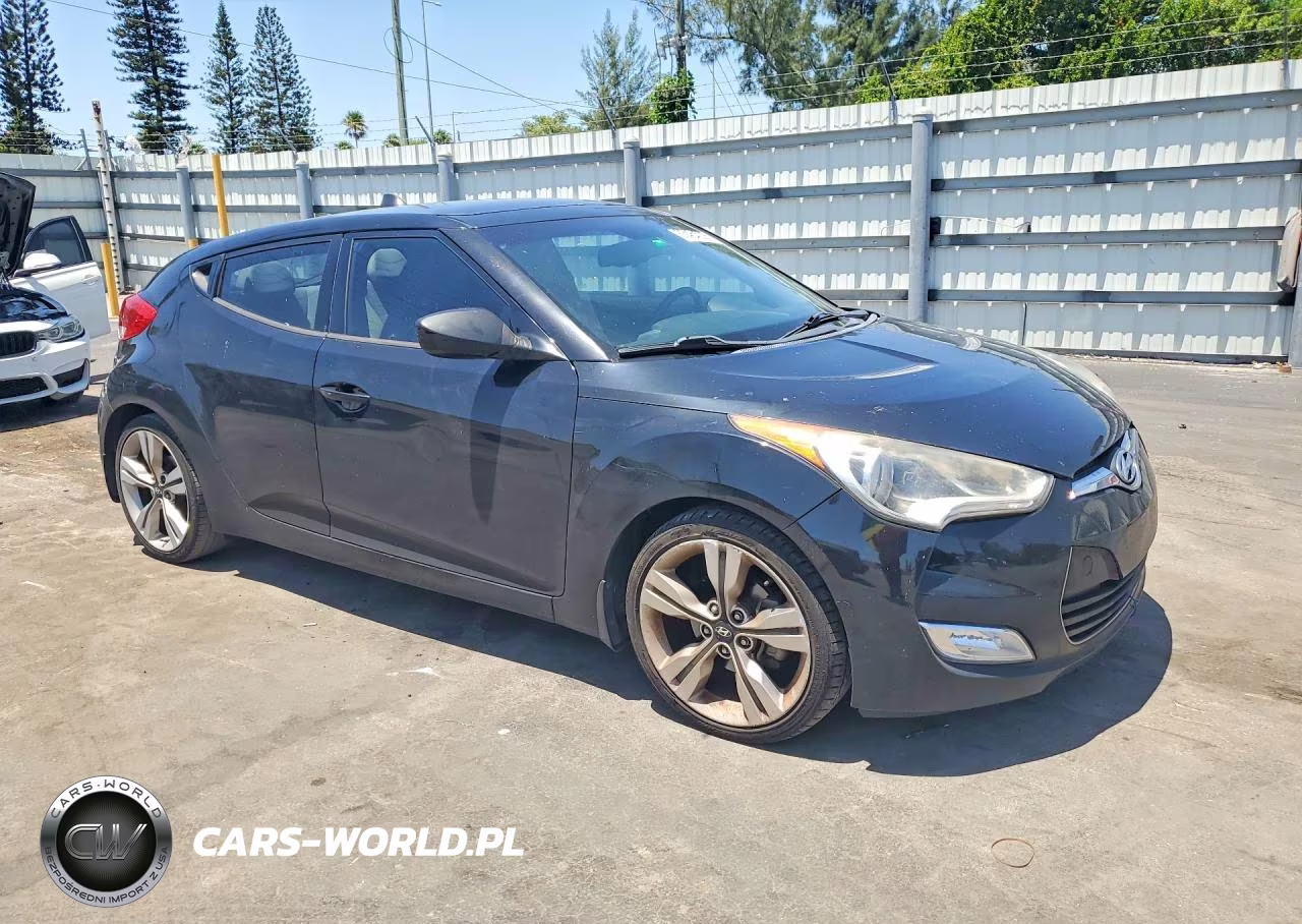 2014 Hyundai Veloster Base VIN:KMHTC6AD6EU185286 - 4