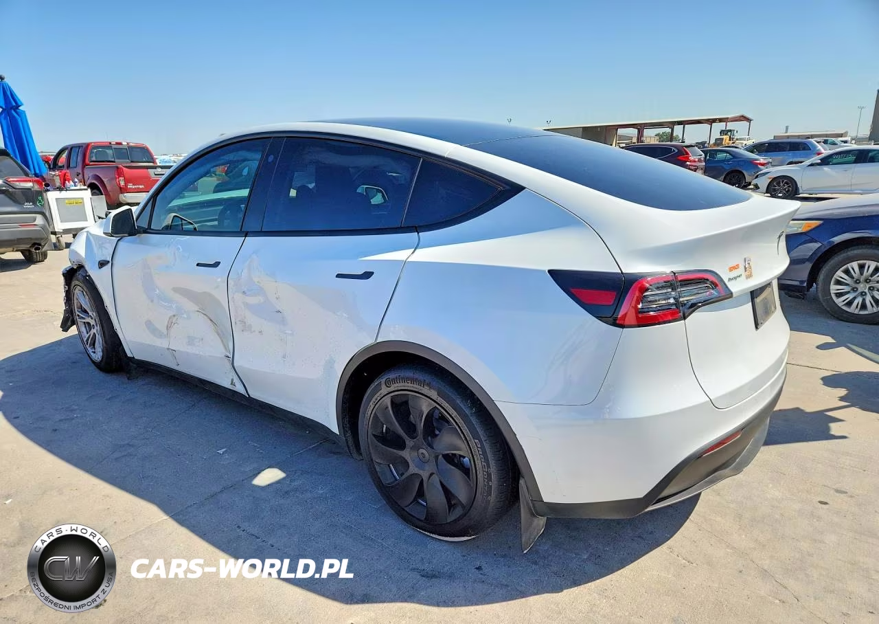 2023 Tesla Model Y VIN:7SAYGDEE1PA120637 - 2