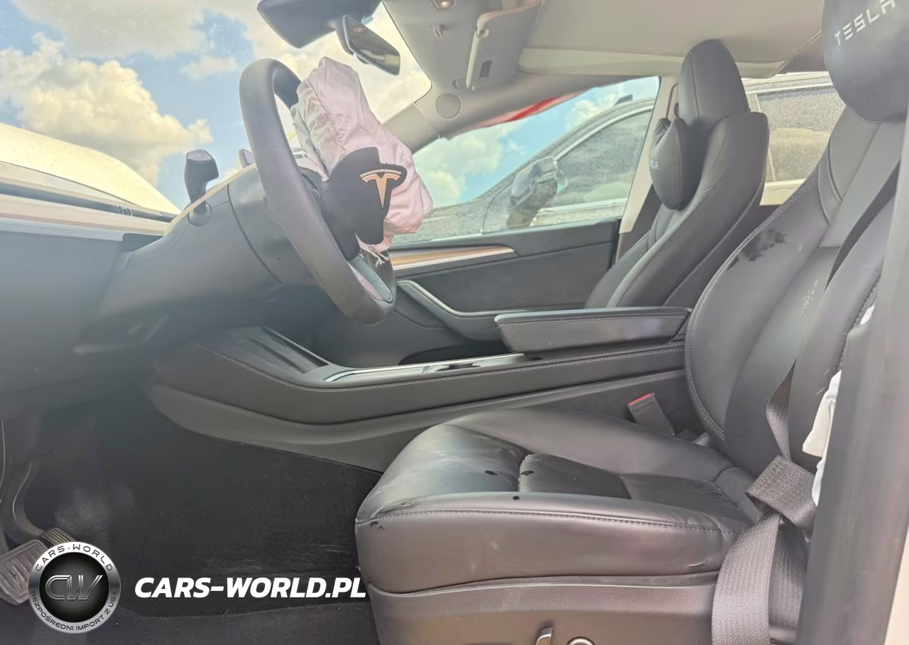 2023 Tesla Model Y VIN:7SAYGDEE1PA120637 - 7