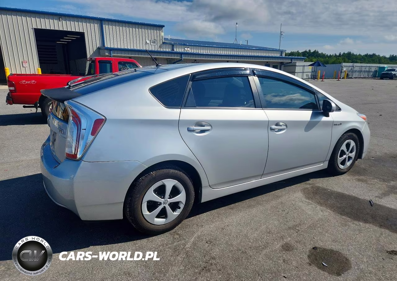 2014 Toyota Prius Two VIN:JTDKN3DU4E0382419 - 3