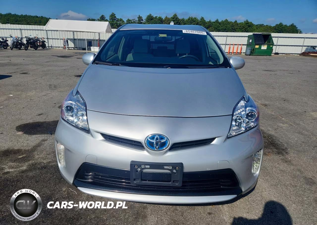 2014 Toyota Prius Two VIN:JTDKN3DU4E0382419 - 5