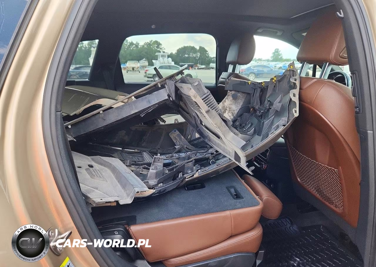 2018 Audi Q7 Prestige VIN:WA1VAAF71JD013776 - 11