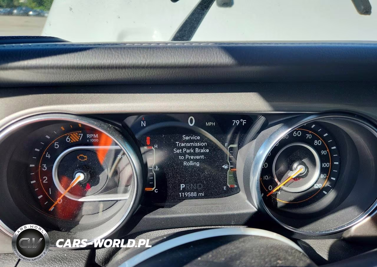 2019 Jeep Wrangler Unlimited Sahara VIN:1C4HJXEN6KW509779 - 9