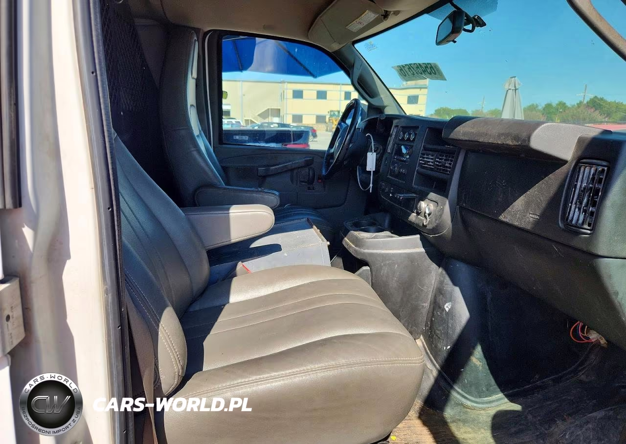 2019 Chevrolet Express G2500 VIN:1GCWGAFG8K1370786 - 11