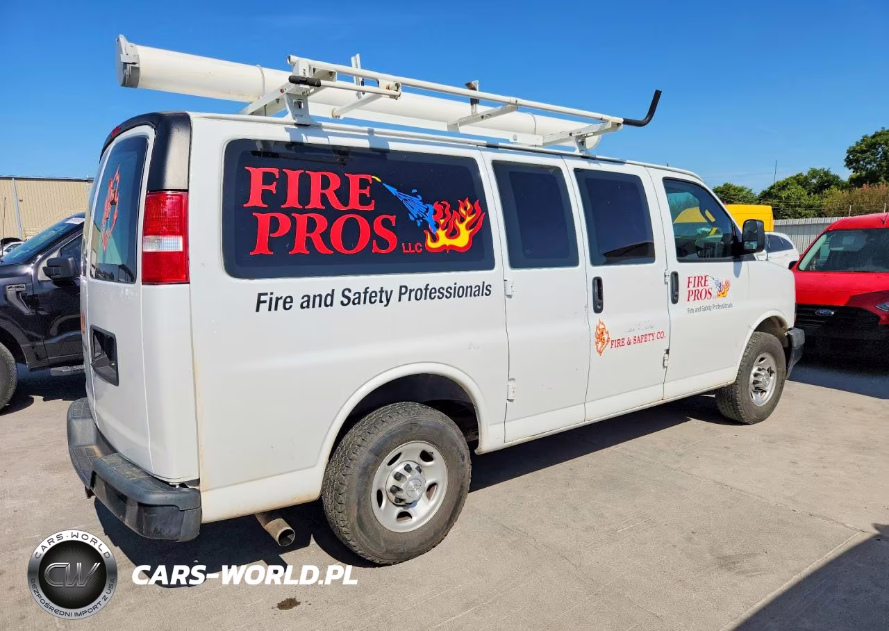 2019 Chevrolet Express G2500 VIN:1GCWGAFG8K1370786 - 3