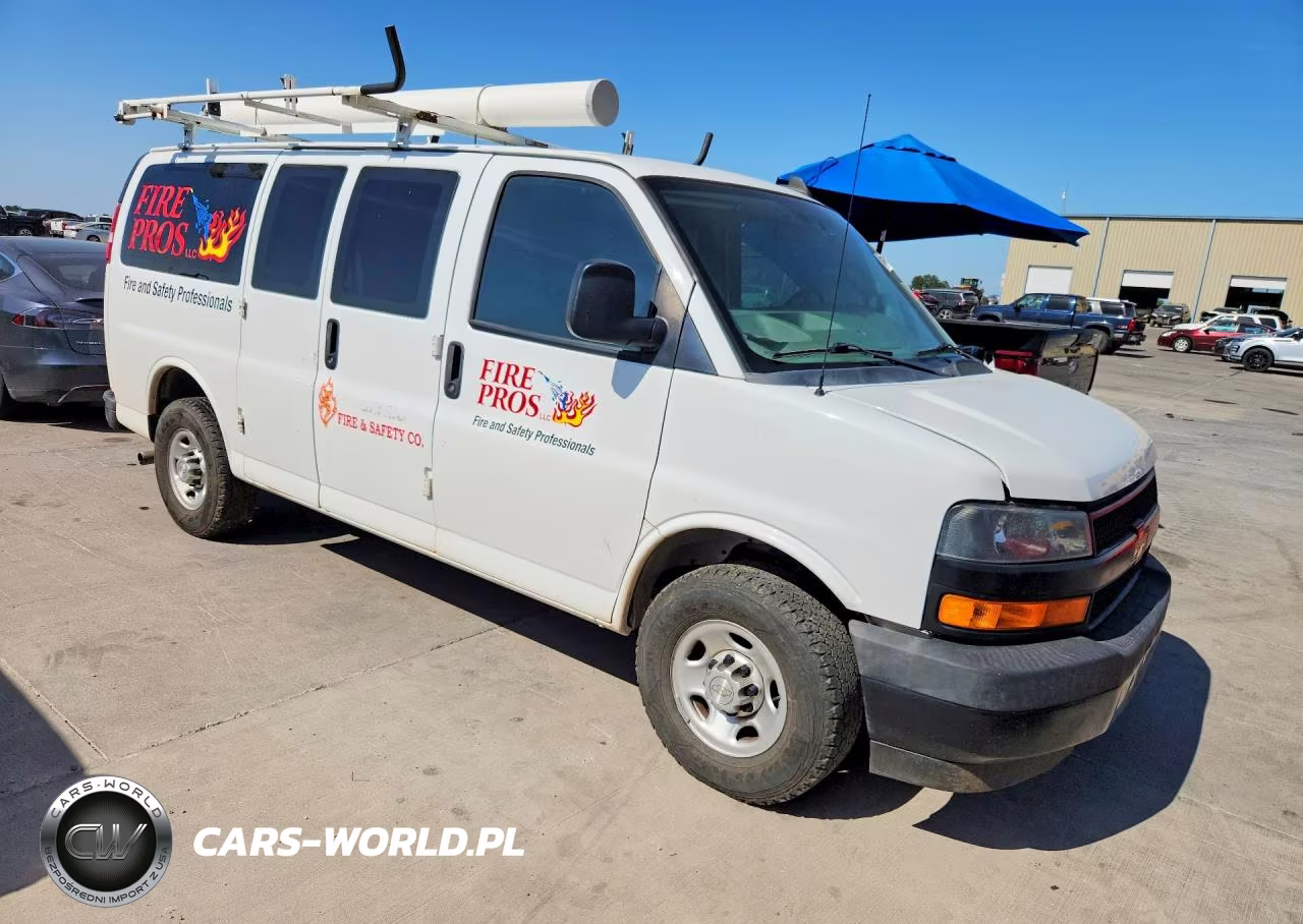2019 Chevrolet Express G2500 VIN:1GCWGAFG8K1370786 - 4