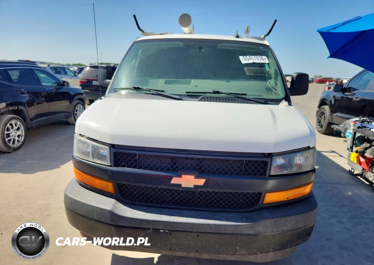 2019 Chevrolet Express G2500 VIN:1GCWGAFG8K1370786 - 5