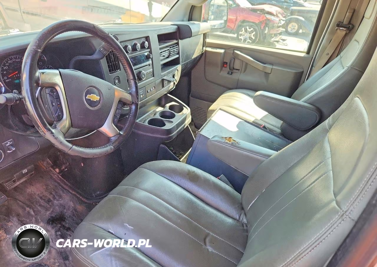 2019 Chevrolet Express G2500 VIN:1GCWGAFG8K1370786 - 8