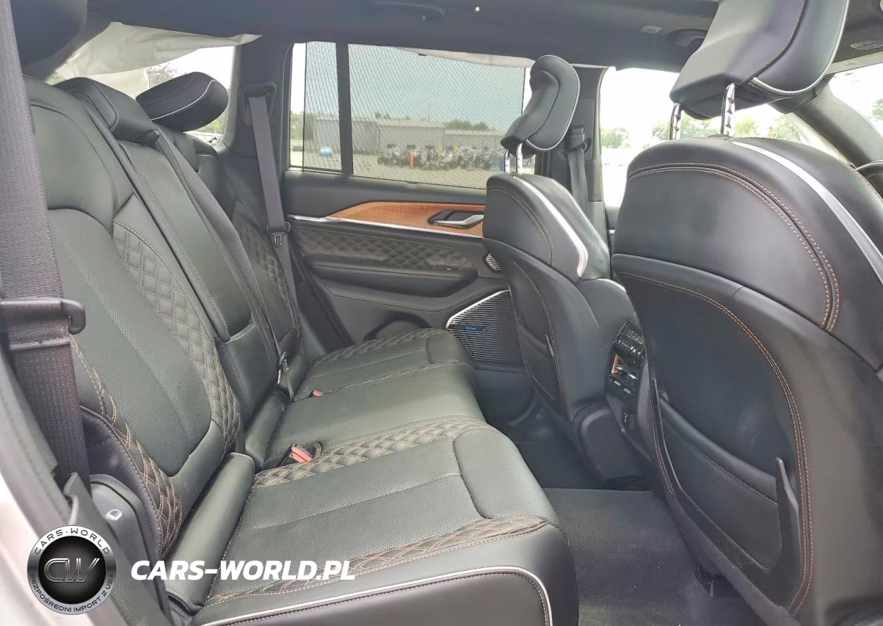 2022 Jeep Grand Cherokee Summit VIN:1C4RJHEG6N8584762 - 11