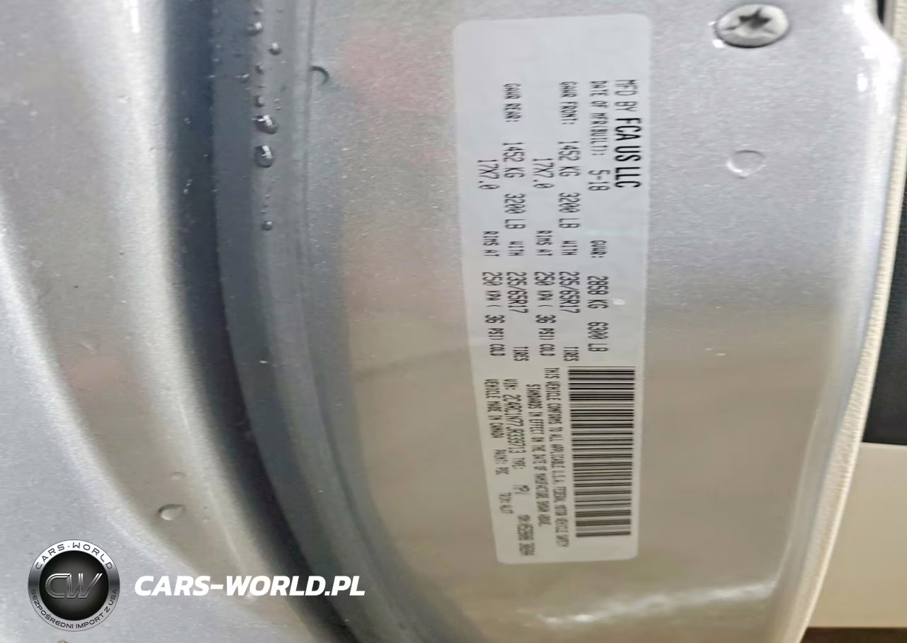2018 Chrysler Pacifica Hybrid Limited VIN:2C4RC1N77JR339713 - 13
