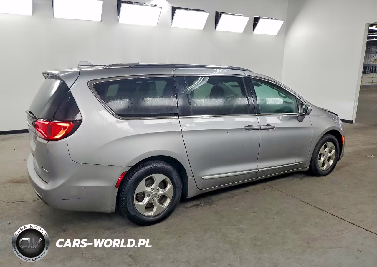 2018 Chrysler Pacifica Hybrid Limited VIN:2C4RC1N77JR339713 - 3
