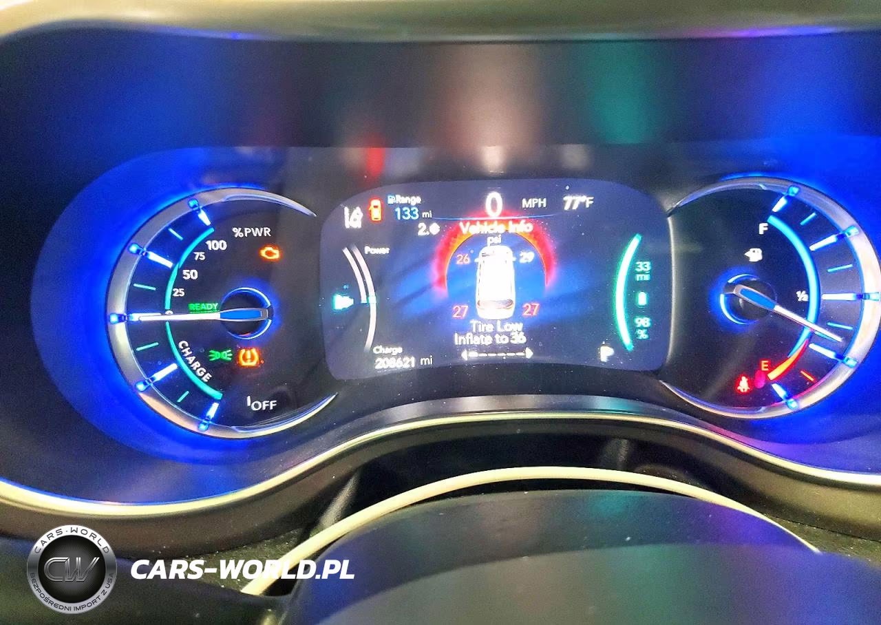 2018 Chrysler Pacifica Hybrid Limited VIN:2C4RC1N77JR339713 - 9