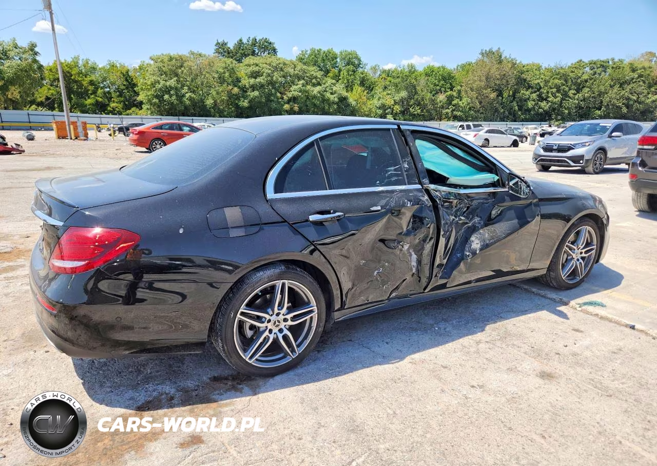 2018 Mercedes-Benz E 300 4Matic VIN:WDDZF4KB8JA315898 - 3