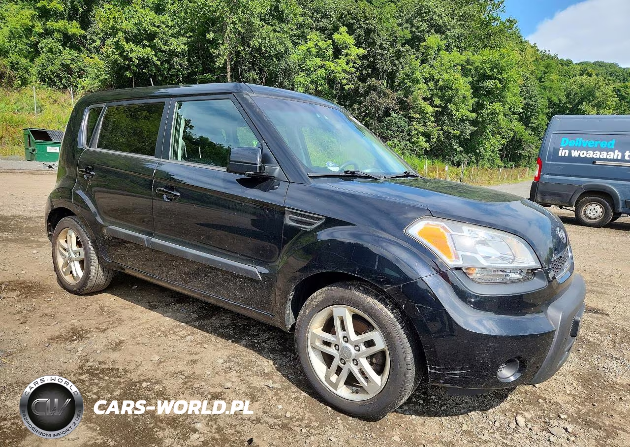 2011 Kia Soul + VIN:KNDJT2A25B7209428 - 4