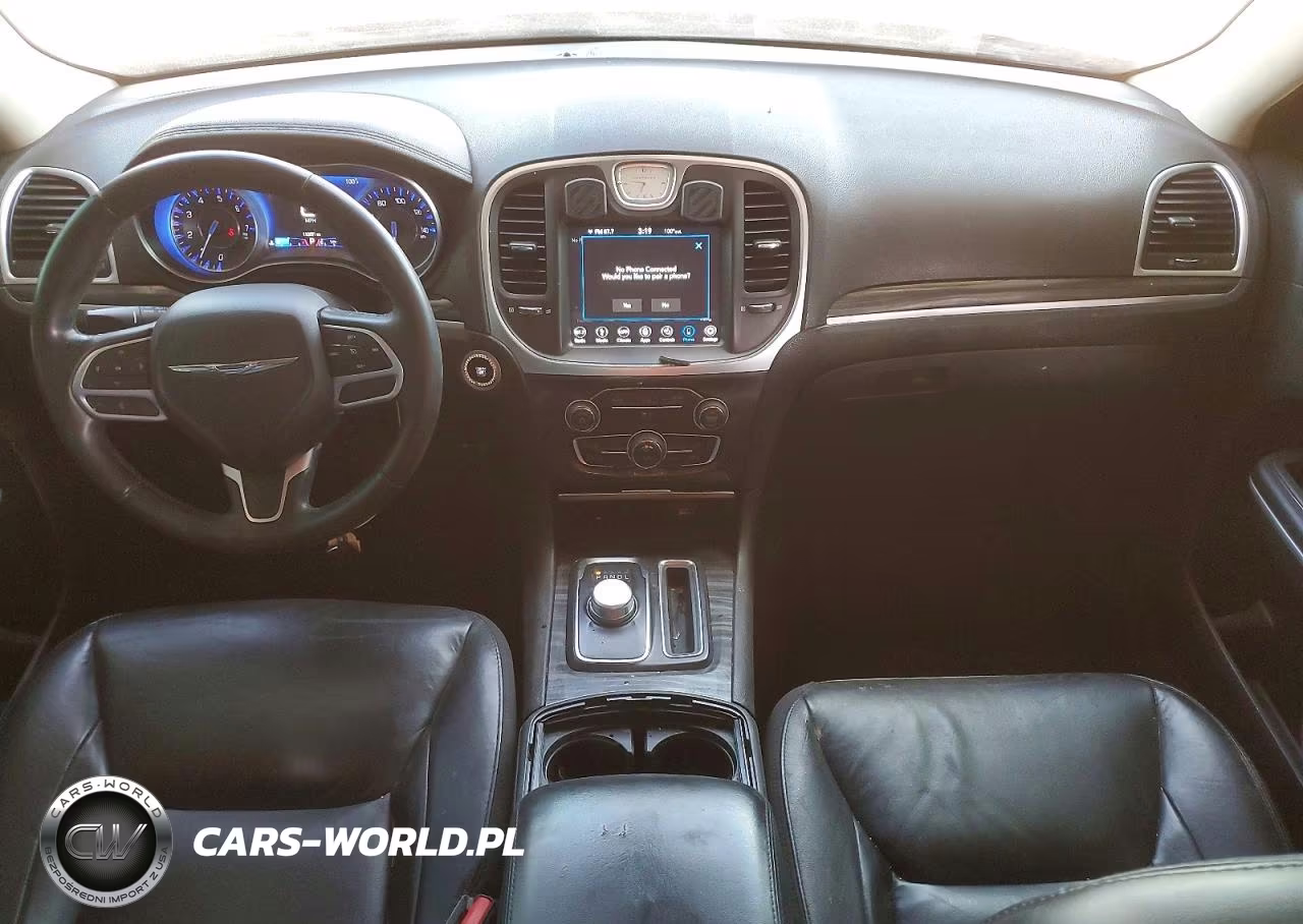 2018 Chrysler 300 Touring VIN:2C3CCAAG1JH319933 - 8
