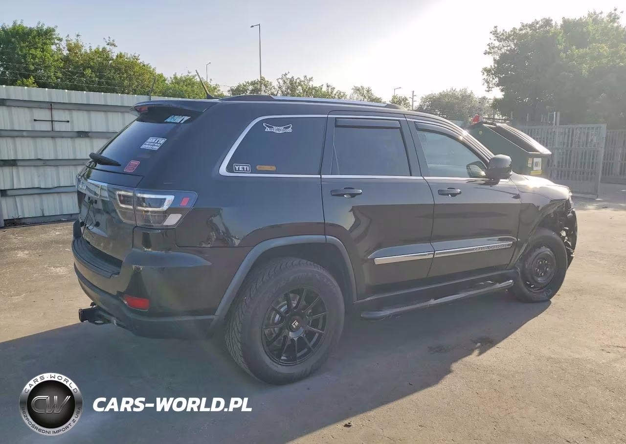 2012 Jeep Grand Cherokee Laredo VIN:1C4RJEAG5CC277503 - 3