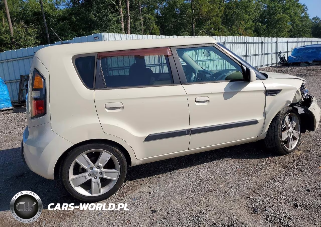 KIA SOUL VIN:KNDJT2A24A7137264 - 3