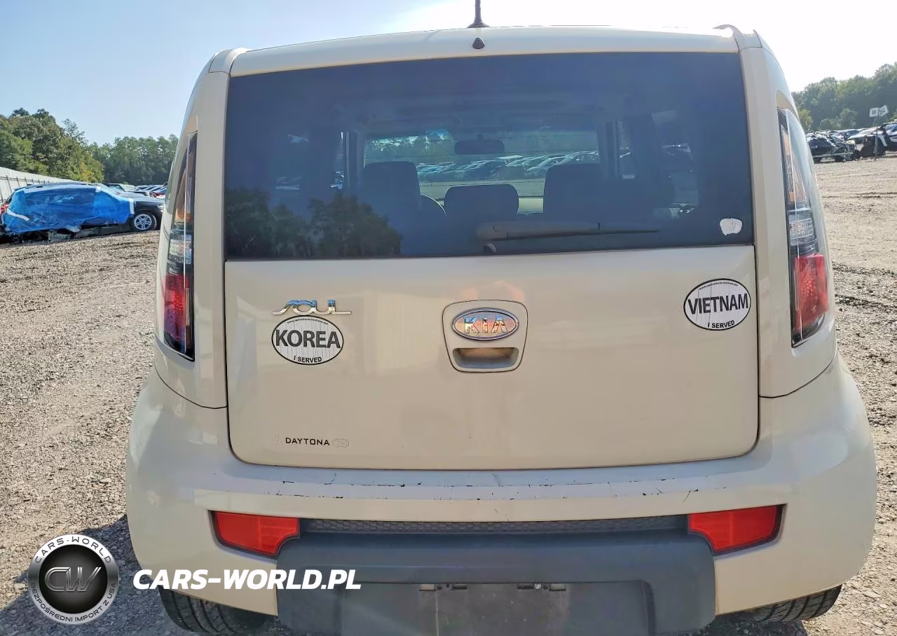 KIA SOUL VIN:KNDJT2A24A7137264 - 6