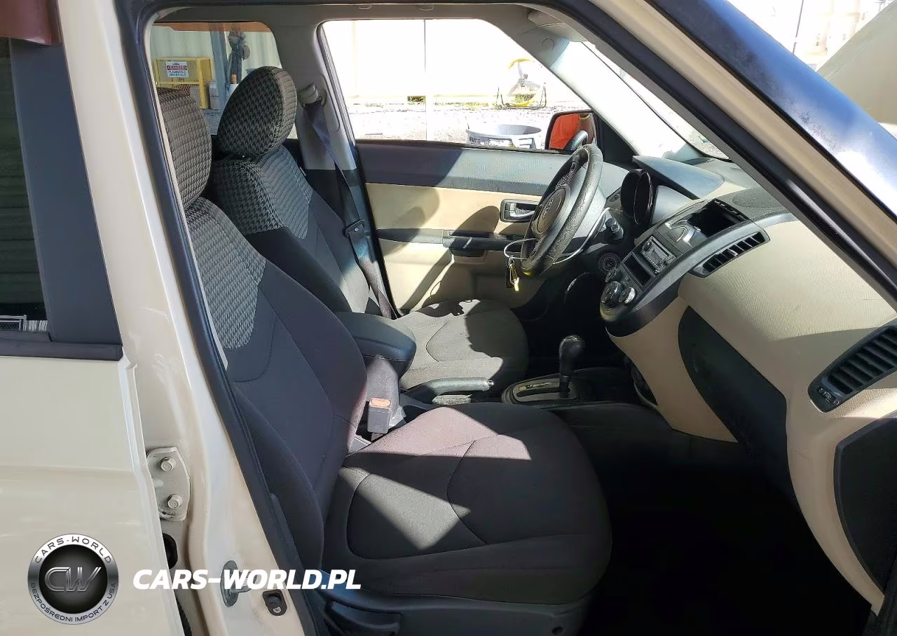 KIA SOUL VIN:KNDJT2A24A7137264 - 7